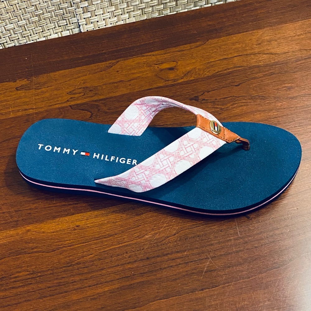 🌟9xHP🌟Tommy Hilfiger Pink Scenic Flip Flops - Picture 7 of 11